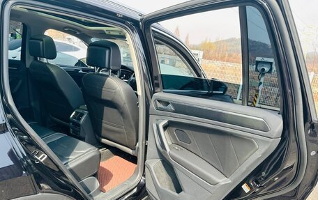 Volkswagen Tiguan II, 2021 год, 3 650 000 рублей, 21 фотография