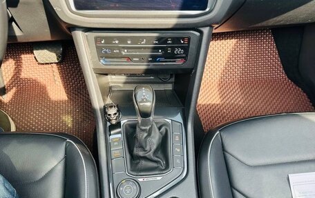 Volkswagen Tiguan II, 2021 год, 3 650 000 рублей, 22 фотография