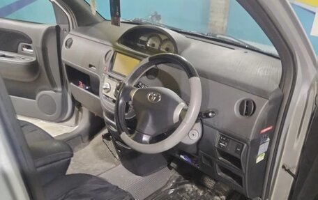 Toyota Sienta I, 2011 год, 925 000 рублей, 10 фотография