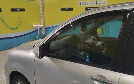 Toyota Sienta I, 2011 год, 925 000 рублей, 6 фотография