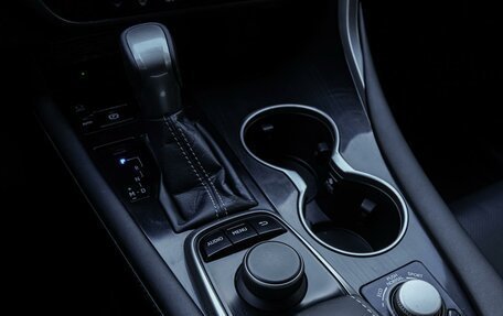 Lexus RX IV рестайлинг, 2017 год, 3 290 000 рублей, 21 фотография