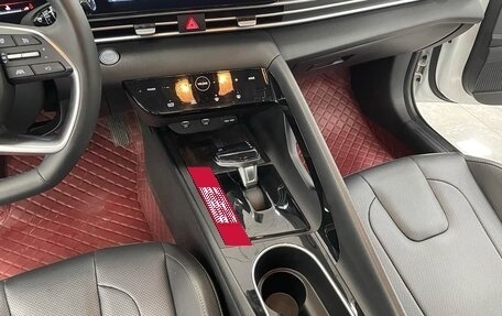 Hyundai Elantra, 2022 год, 1 570 000 рублей, 11 фотография