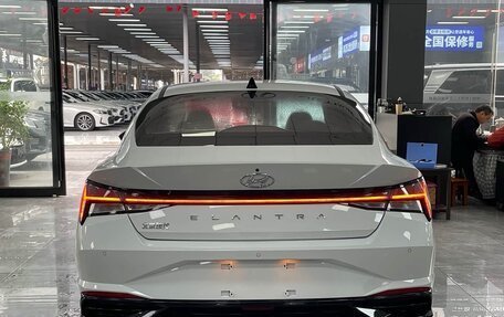 Hyundai Elantra, 2022 год, 1 570 000 рублей, 5 фотография