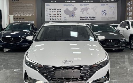 Hyundai Elantra, 2022 год, 1 570 000 рублей, 2 фотография