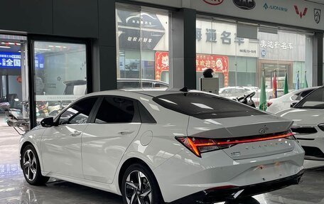 Hyundai Elantra, 2022 год, 1 570 000 рублей, 4 фотография