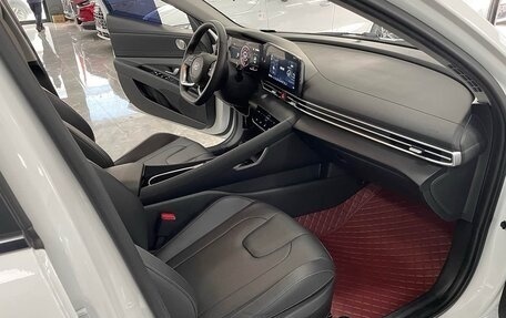 Hyundai Elantra, 2022 год, 1 570 000 рублей, 8 фотография