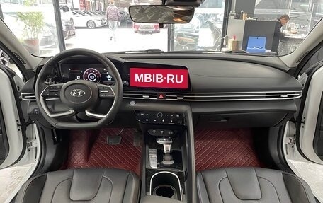 Hyundai Elantra, 2022 год, 1 570 000 рублей, 13 фотография