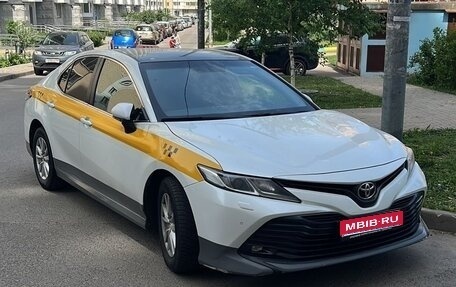 Toyota Camry, 2018 год, 1 700 000 рублей, 1 фотография