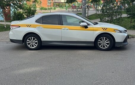 Toyota Camry, 2018 год, 1 700 000 рублей, 3 фотография