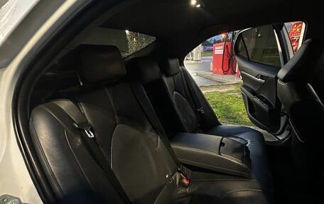 Toyota Camry, 2018 год, 1 700 000 рублей, 11 фотография