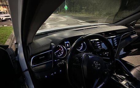 Toyota Camry, 2018 год, 1 700 000 рублей, 12 фотография