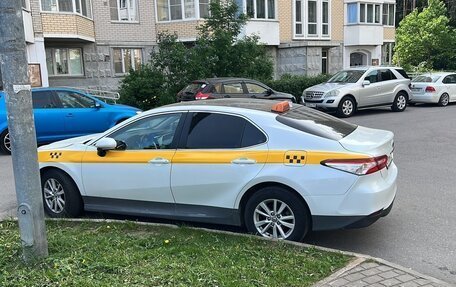 Toyota Camry, 2018 год, 1 700 000 рублей, 5 фотография
