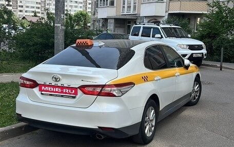 Toyota Camry, 2018 год, 1 700 000 рублей, 4 фотография