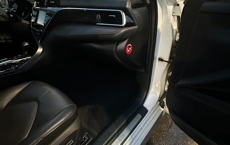 Toyota Camry, 2018 год, 1 700 000 рублей, 21 фотография