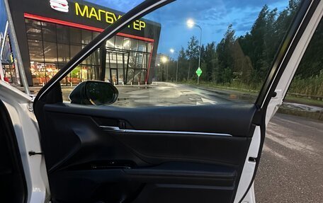 Toyota Camry, 2018 год, 1 700 000 рублей, 20 фотография