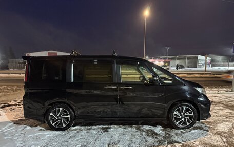 Honda Stepwgn IV, 2015 год, 1 750 000 рублей, 3 фотография