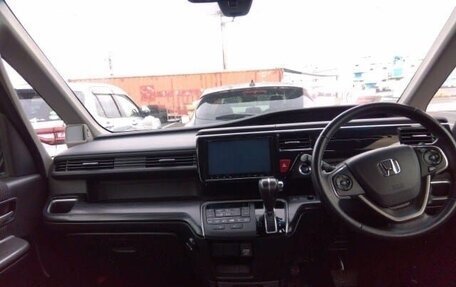 Honda Stepwgn IV, 2015 год, 1 750 000 рублей, 9 фотография