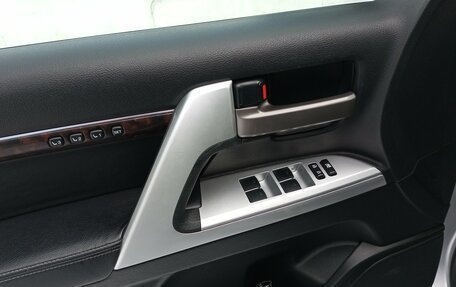 Toyota Land Cruiser 200, 2011 год, 2 725 000 рублей, 17 фотография