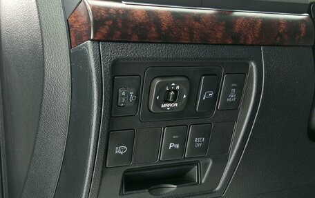 Toyota Land Cruiser 200, 2011 год, 2 725 000 рублей, 15 фотография