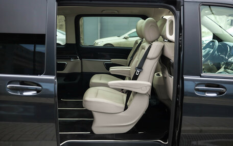 Mercedes-Benz V-Класс, 2023 год, 8 899 000 рублей, 29 фотография