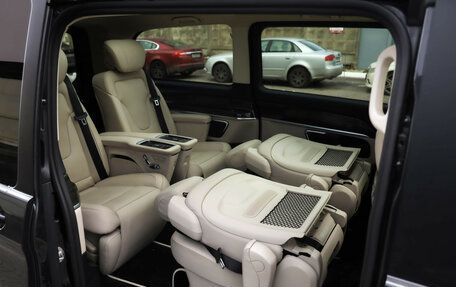 Mercedes-Benz V-Класс, 2023 год, 8 899 000 рублей, 37 фотография