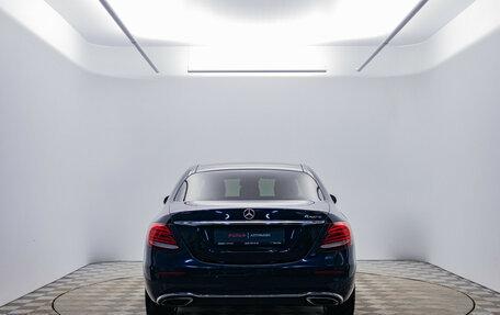 Mercedes-Benz E-Класс, 2017 год, 3 390 000 рублей, 6 фотография