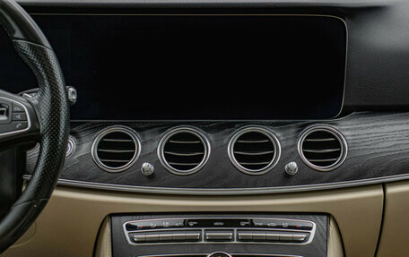 Mercedes-Benz E-Класс, 2017 год, 3 390 000 рублей, 14 фотография