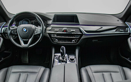 BMW 5 серия, 2019 год, 3 650 000 рублей, 13 фотография