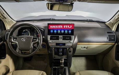 Toyota Land Cruiser Prado 150 рестайлинг 2, 2018 год, 4 649 000 рублей, 10 фотография