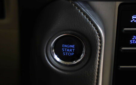 Toyota Land Cruiser Prado 150 рестайлинг 2, 2018 год, 4 649 000 рублей, 21 фотография