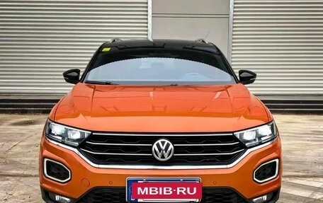 Volkswagen T-Roc I, 2021 год, 1 399 123 рублей, 2 фотография