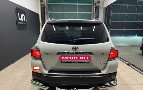 Toyota Highlander III, 2013 год, 2 300 000 рублей, 5 фотография