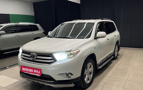 Toyota Highlander III, 2013 год, 2 300 000 рублей, 3 фотография
