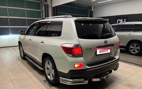 Toyota Highlander III, 2013 год, 2 300 000 рублей, 4 фотография
