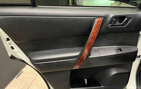 Toyota Highlander III, 2013 год, 2 300 000 рублей, 10 фотография