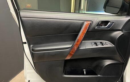 Toyota Highlander III, 2013 год, 2 300 000 рублей, 7 фотография