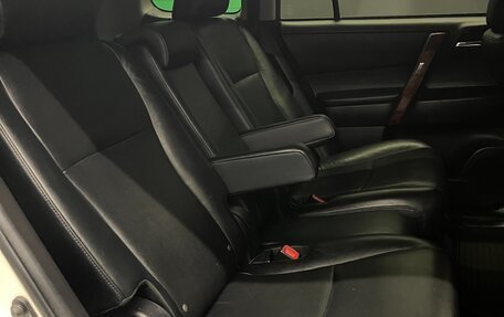 Toyota Highlander III, 2013 год, 2 300 000 рублей, 17 фотография