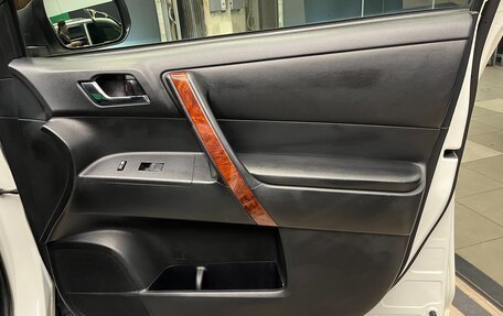 Toyota Highlander III, 2013 год, 2 300 000 рублей, 18 фотография