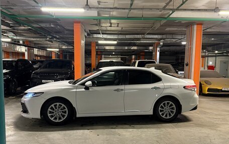 Toyota Camry, 2022 год, 2 800 000 рублей, 3 фотография