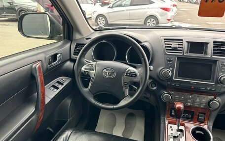 Toyota Highlander III, 2011 год, 1 899 000 рублей, 14 фотография