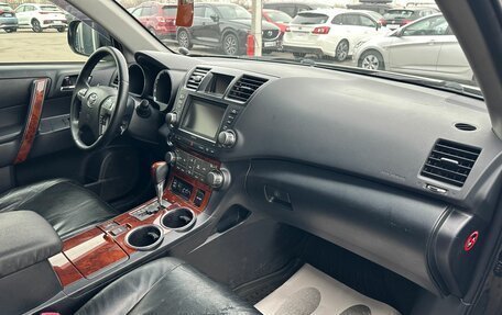 Toyota Highlander III, 2011 год, 1 899 000 рублей, 13 фотография