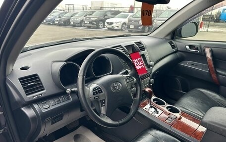 Toyota Highlander III, 2011 год, 1 899 000 рублей, 11 фотография