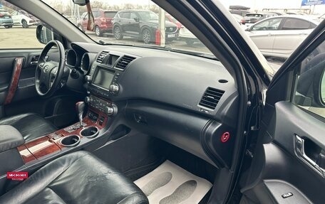 Toyota Highlander III, 2011 год, 1 899 000 рублей, 12 фотография