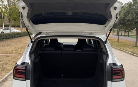 Volkswagen T-Cross I, 2023 год, 1 750 000 рублей, 3 фотография