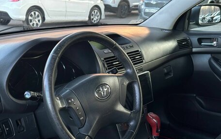 Toyota Avensis III рестайлинг, 2003 год, 799 900 рублей, 5 фотография