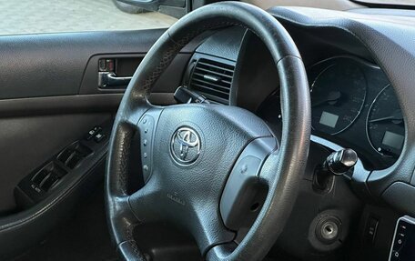 Toyota Avensis III рестайлинг, 2003 год, 799 900 рублей, 7 фотография