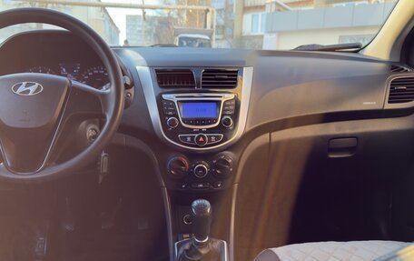 Hyundai Solaris II рестайлинг, 2013 год, 596 000 рублей, 10 фотография