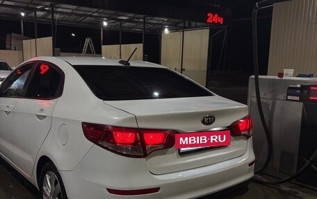 KIA Rio III рестайлинг, 2017 год, 920 000 рублей, 2 фотография