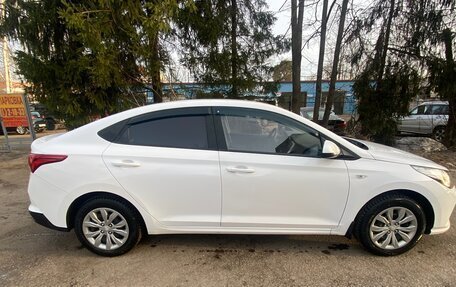 Hyundai Solaris II рестайлинг, 2021 год, 1 350 000 рублей, 4 фотография
