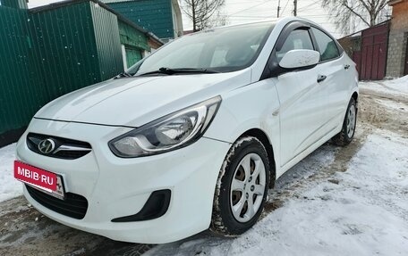 Hyundai Solaris II рестайлинг, 2013 год, 1 055 000 рублей, 2 фотография